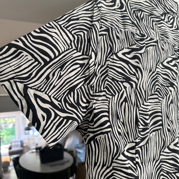 Men's GUESS Slim Fit Short Sleeve Military Inspired Zebra Shirt - Size Men's L - Picture 10 of 15